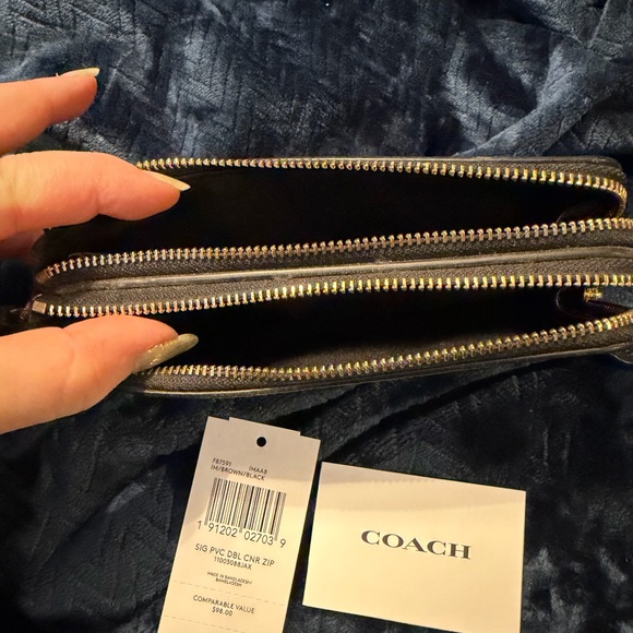 Coach Black and Gold Zip Wallet - Picture 2 of 2